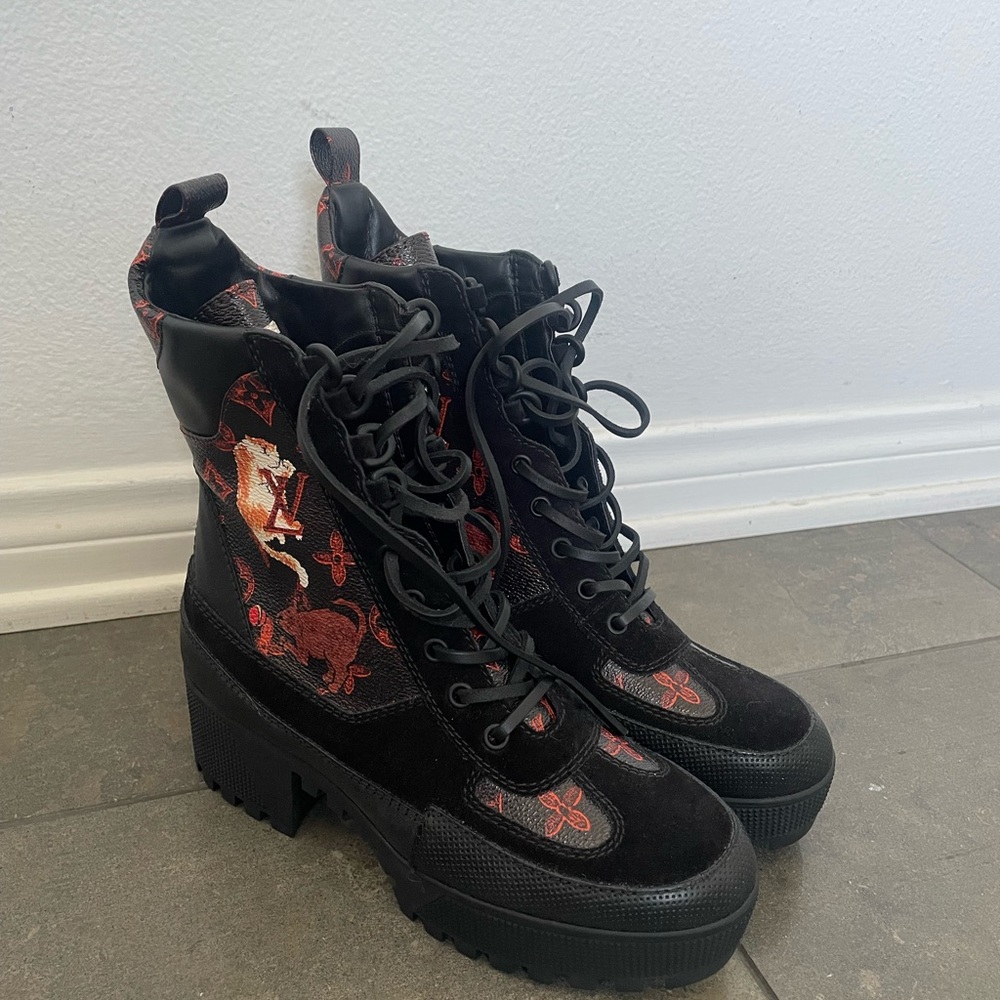 Louis Vuitton catogram boots